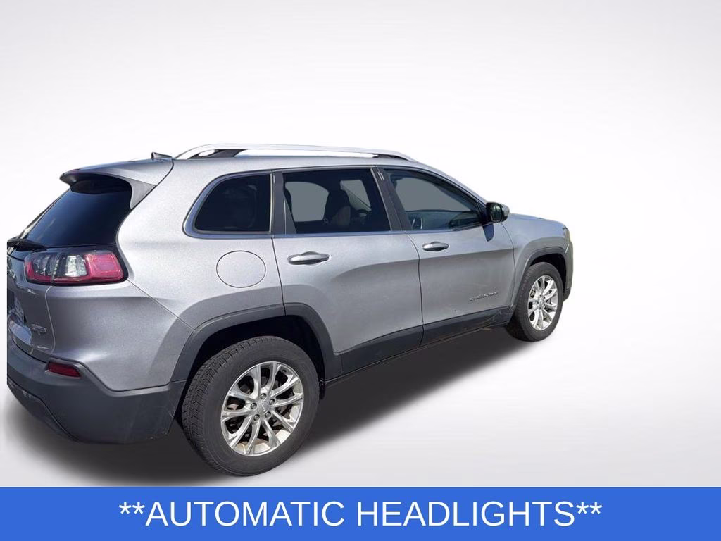 2019 Billet Silver Metallic Clearcoat Jeep Cherokee Latitude FWD SUV