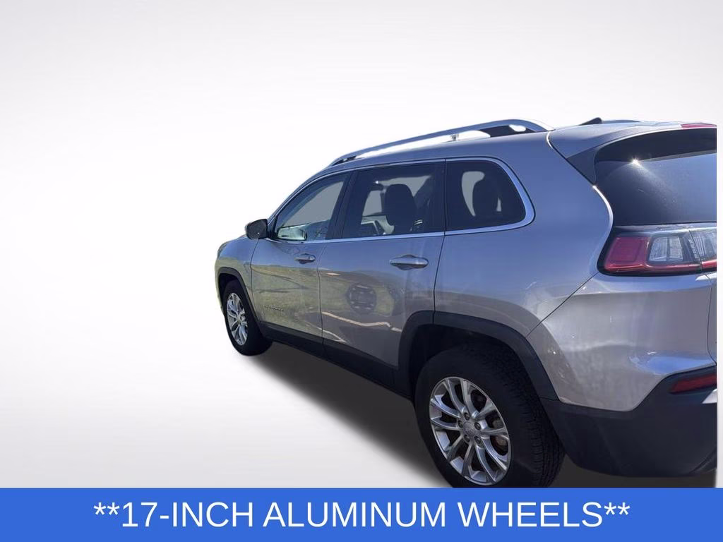 2019 Billet Silver Metallic Clearcoat Jeep Cherokee Latitude FWD SUV