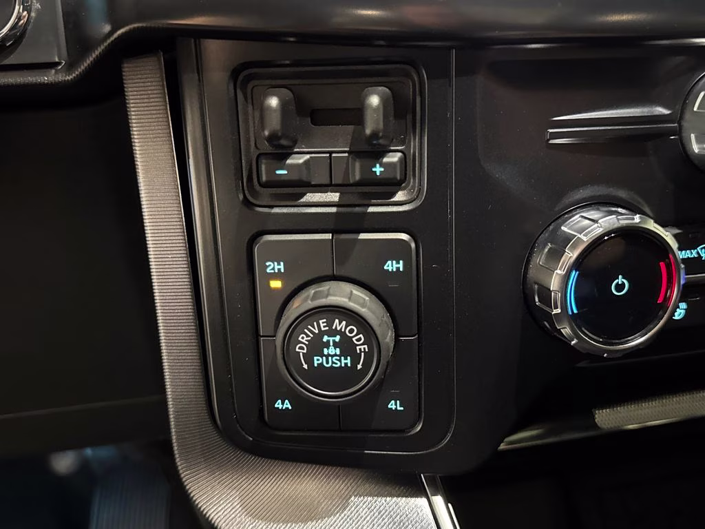 2025 Carbonized Gray Metallic Ford F-150 Platinum 4X4 Truck