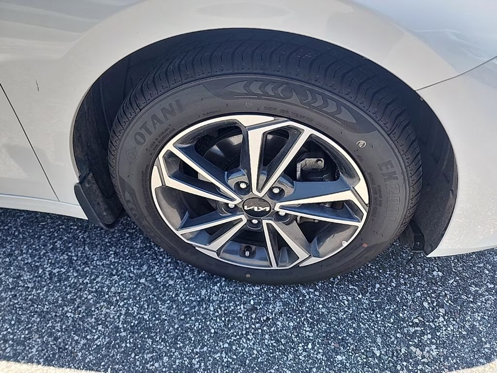 2023 Clear White Kia Forte GT-Line FWD Sedan