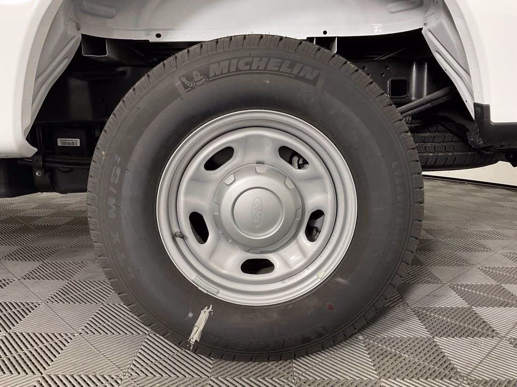 2025 Oxford White Ford Super Duty F-250 SRW XL RWD Truck