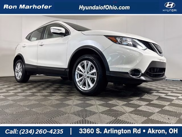 2018 Pearl White Nissan Rogue Sport SV FWD SUV