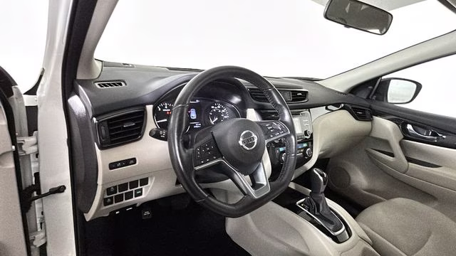 2018 Pearl White Nissan Rogue Sport SV FWD SUV