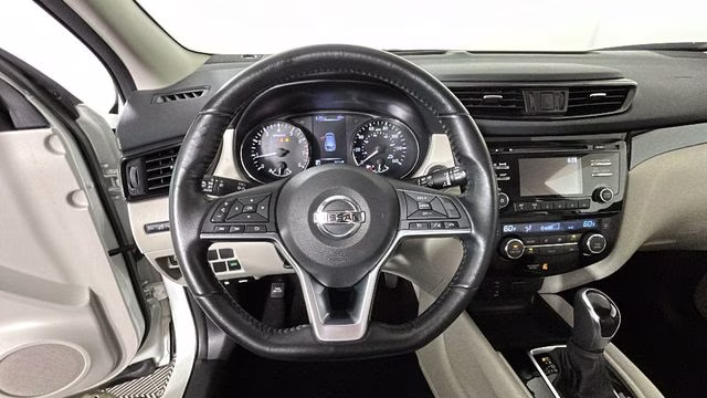 2018 Pearl White Nissan Rogue Sport SV FWD SUV