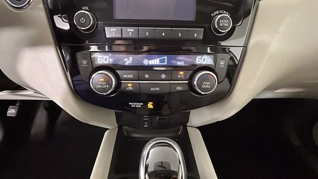 2018 Pearl White Nissan Rogue Sport SV FWD SUV