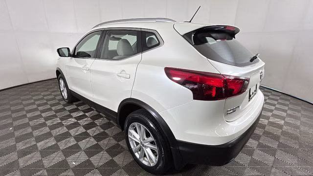 2018 Pearl White Nissan Rogue Sport SV FWD SUV