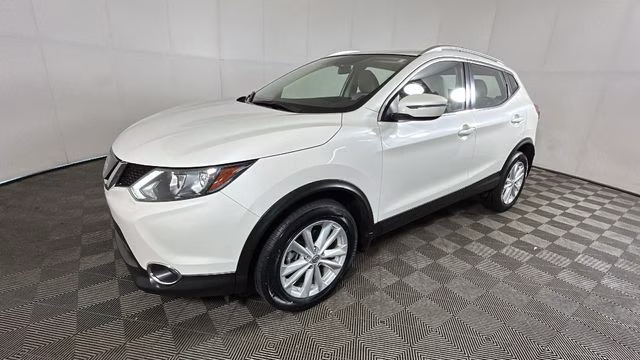2018 Pearl White Nissan Rogue Sport SV FWD SUV