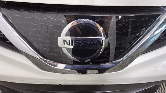 2018 Pearl White Nissan Rogue Sport SV FWD SUV