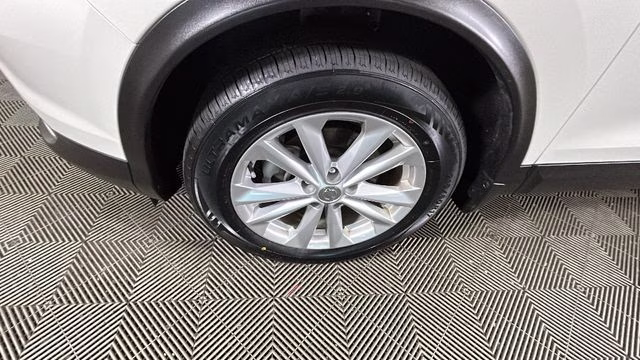 2018 Pearl White Nissan Rogue Sport SV FWD SUV