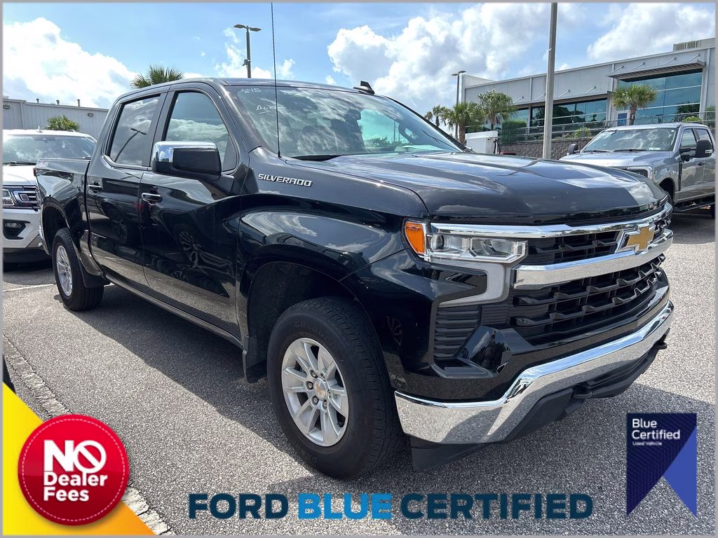 2025 Black Chevrolet Silverado 1500 LT 4X4 Truck