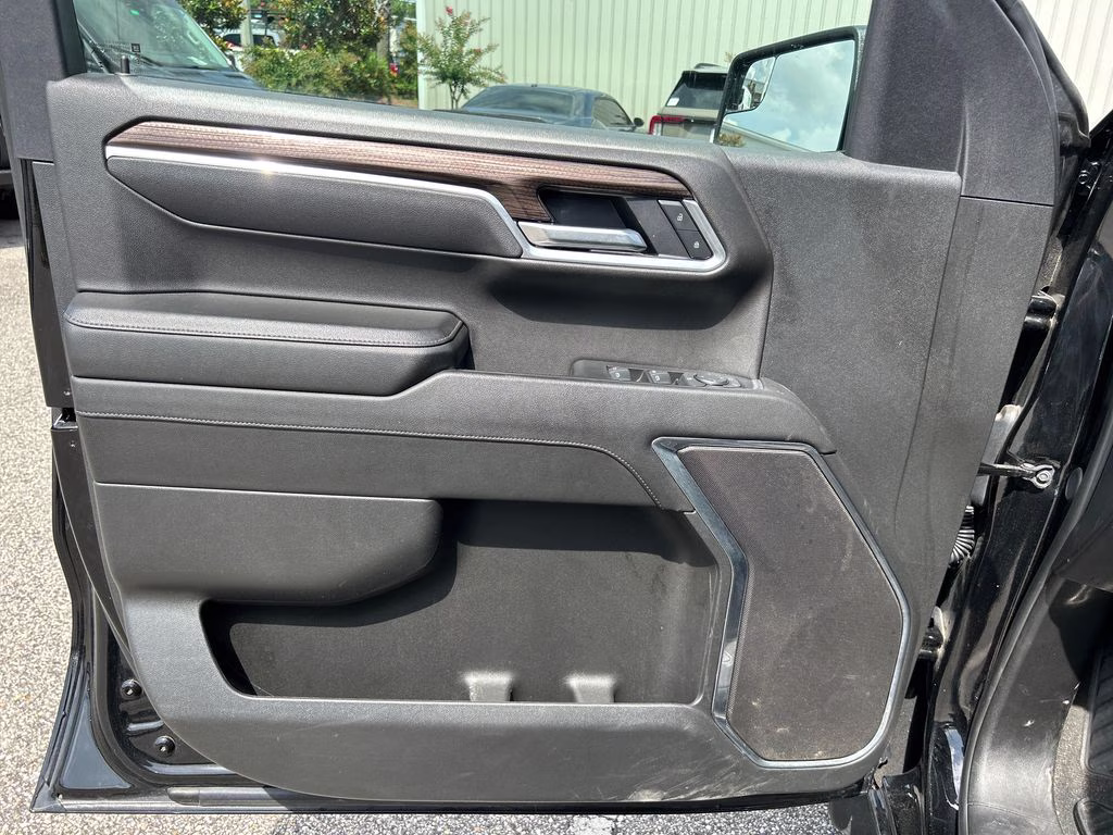 2025 Black Chevrolet Silverado 1500 LT 4X4 Truck