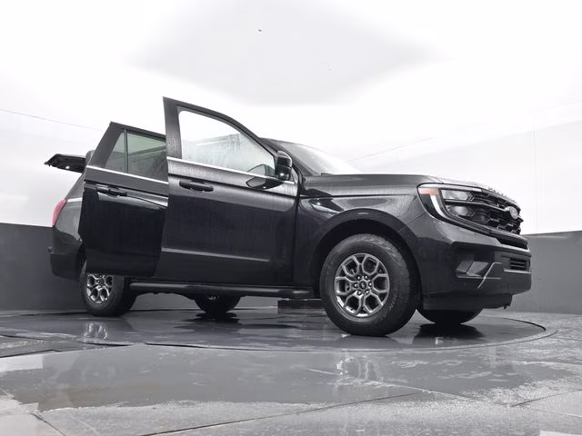2025 Black Metallic Ford Expedition Max Active 4X4 SUV