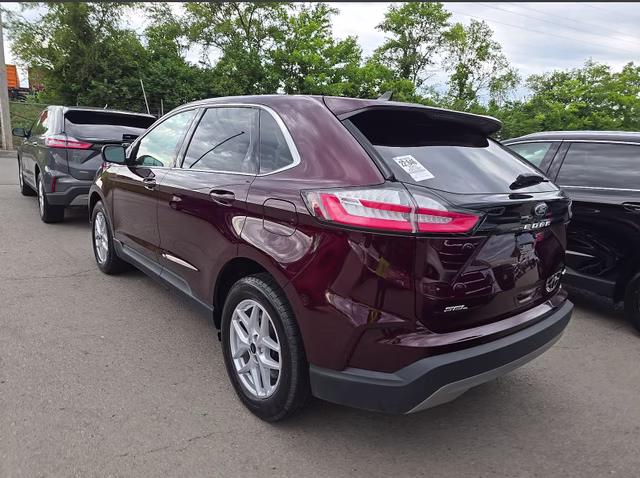 2023 Burgundy Velvet Metallic Tinted Clearcoat Ford Edge SEL AWD SUV