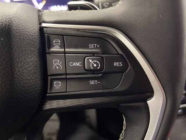2025 Silver Jeep Grand Cherokee Altitude 4X4 SUV