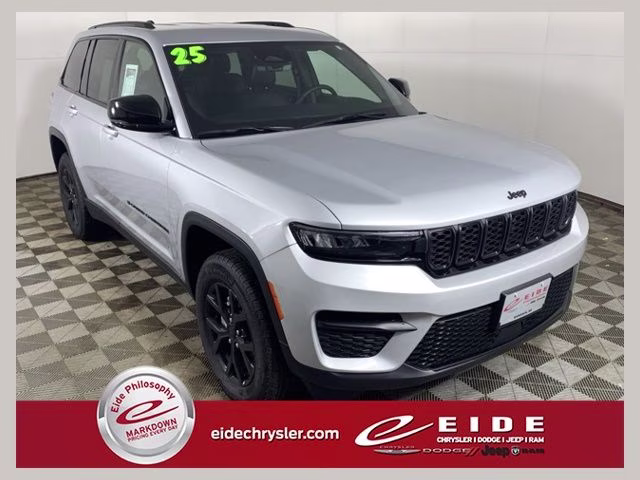 2025 Silver Zynith Jeep Grand Cherokee Altitude 4X4 SUV