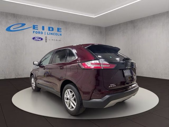 2023 Burgundy Velvet Metallic Tinted Clearcoat Ford Edge SEL AWD SUV