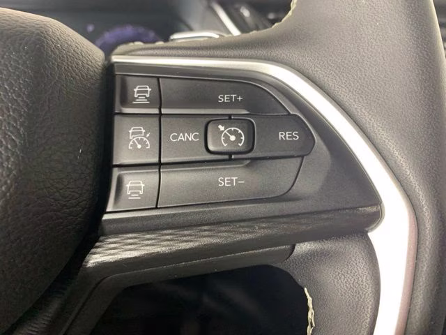 2025 Silver Zynith Jeep Grand Cherokee Altitude 4X4 SUV