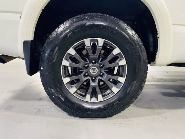 2018 Pearl White Metallic Nissan Titan PRO-4X 4X4 Truck
