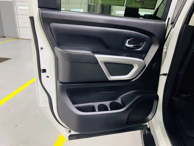 2018 Pearl White Metallic Nissan Titan PRO-4X 4X4 Truck