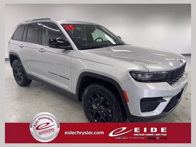 2025 Silver Jeep Grand Cherokee Altitude 4X4 SUV