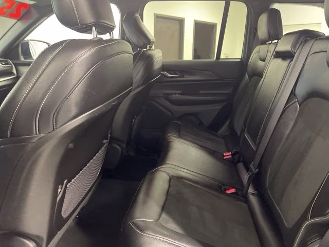 2025 Silver Jeep Grand Cherokee Altitude 4X4 SUV