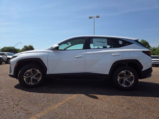 2026 Creamy White Pearl Hyundai Tucson Hybrid Blue SE AWD SUV