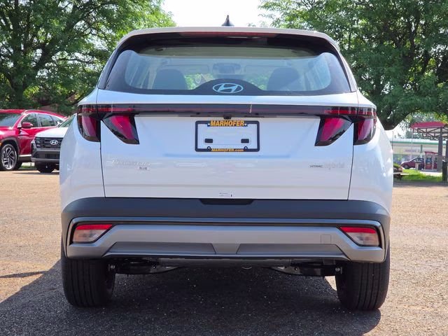 2026 Creamy White Pearl Hyundai Tucson Hybrid Blue SE AWD SUV