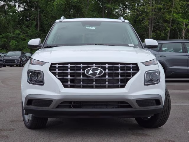 2026 Lunar White Hyundai Venue SEL FWD SUV