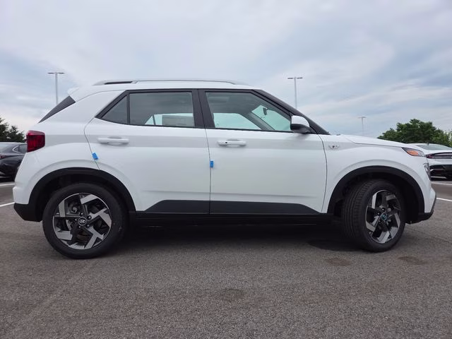 2026 Lunar White Hyundai Venue SEL FWD SUV