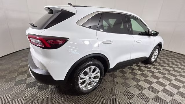 2023 White Ford Escape Active FWD SUV