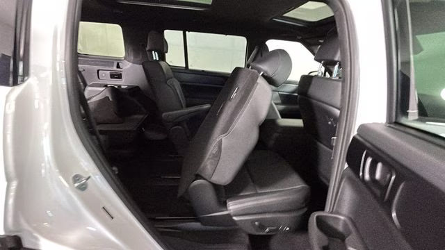 2025 Serenity White Hyundai Santa Fe Calligraphy FWD SUV