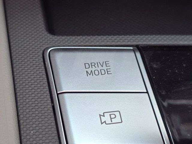 2025 Serenity White Hyundai Elantra SEL Sport FWD Sedan