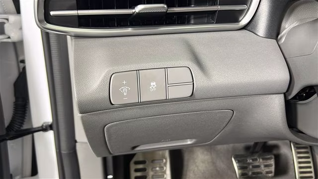2025 Serenity White Hyundai Elantra SEL Sport FWD Sedan