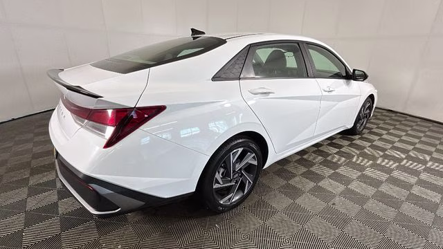 2025 Serenity White Hyundai Elantra SEL Sport FWD Sedan
