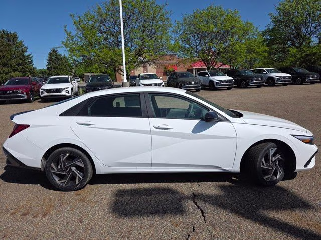 2025 Serenity White Hyundai Elantra SEL Sport FWD Sedan