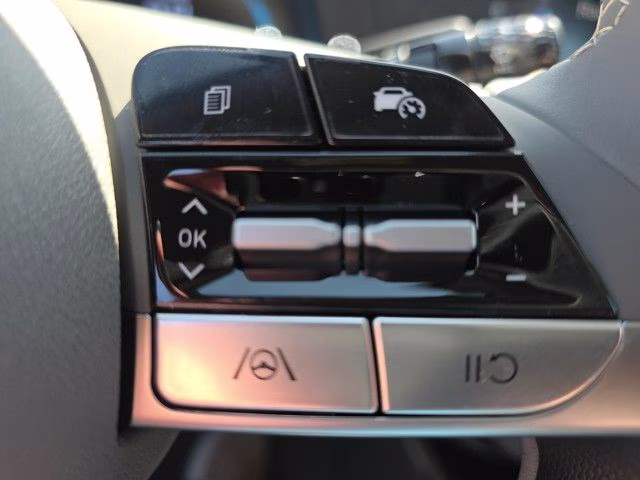 2025 Serenity White Hyundai Elantra SEL Sport FWD Sedan