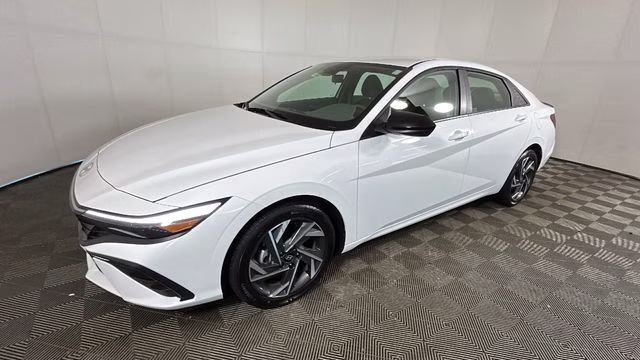 2025 Serenity White Hyundai Elantra SEL Sport FWD Sedan