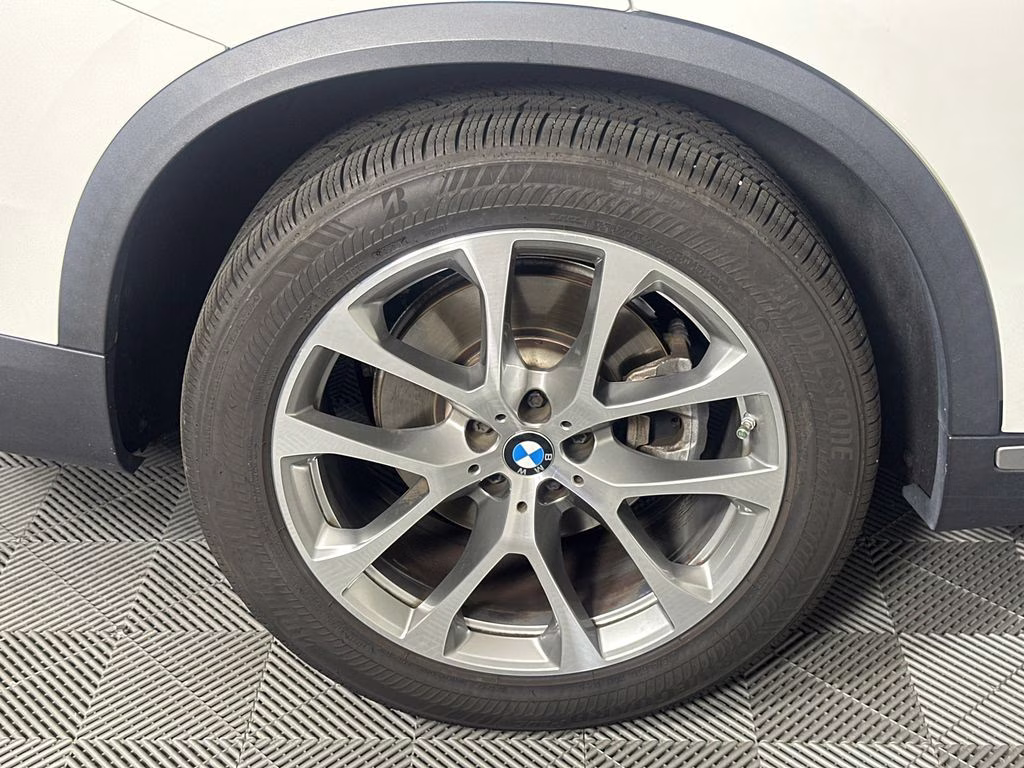 2023 Alpine White BMW X5 sDrive40i RWD SUV