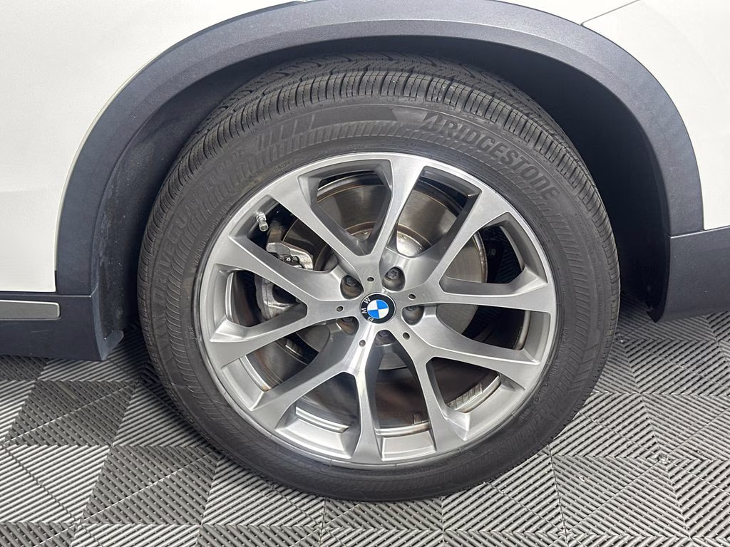 2023 Alpine White BMW X5 sDrive40i RWD SUV