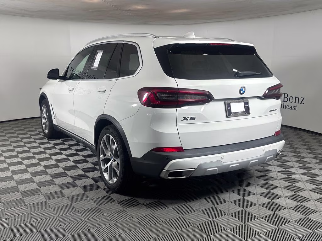 2023 Alpine White BMW X5 sDrive40i RWD SUV