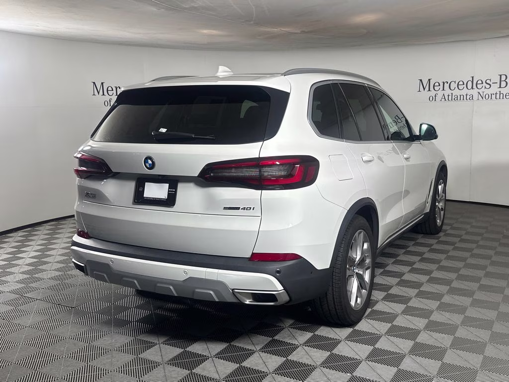 2023 Alpine White BMW X5 sDrive40i RWD SUV