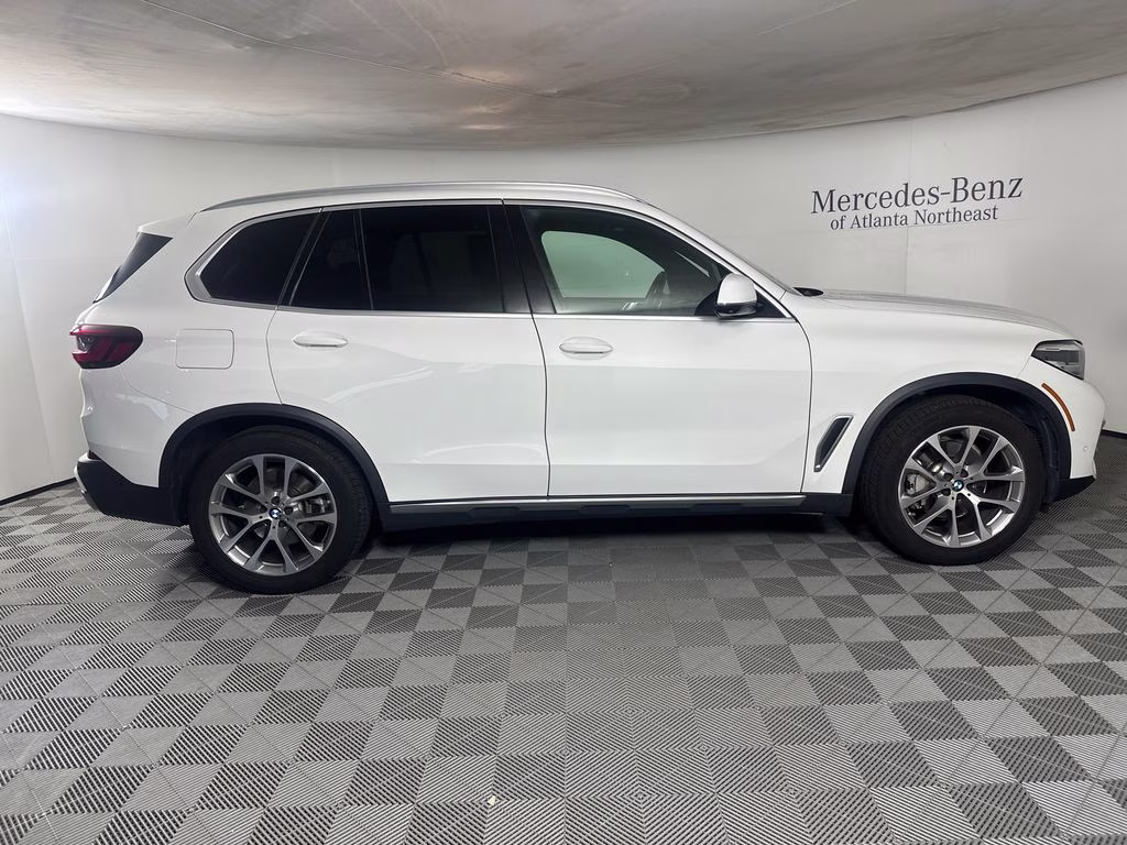 2023 Alpine White BMW X5 sDrive40i RWD SUV