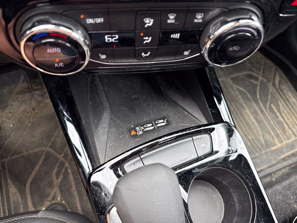 2025 Black Metallic Chevrolet Trax 2RS FWD SUV