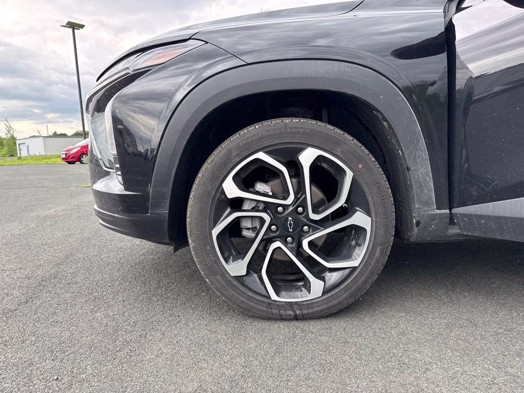 2025 Black Metallic Chevrolet Trax 2RS FWD SUV