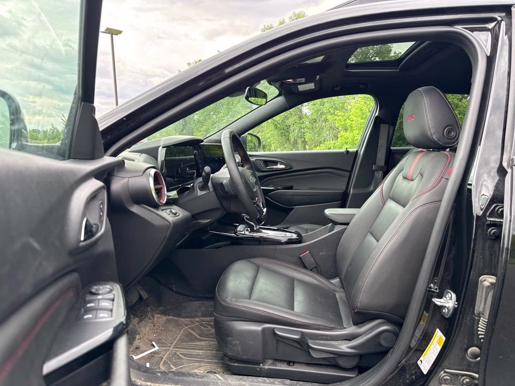 2025 Black Metallic Chevrolet Trax 2RS FWD SUV