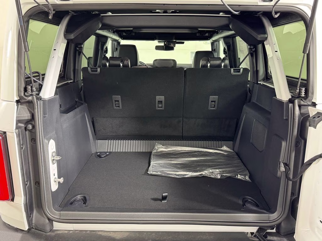 2026 Oxford White Ford Bronco Outer Banks 4X4 SUV