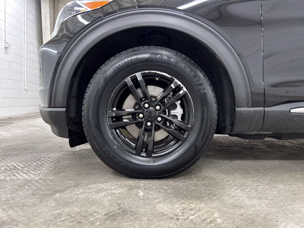 2023 Agate Black Metallic Ford Explorer XLT RWD SUV