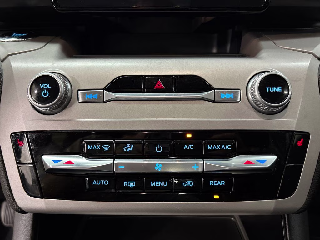 2023 Agate Black Metallic Ford Explorer XLT RWD SUV
