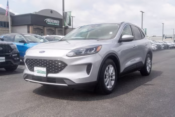 2020 Ingot Silver Ford Escape SE FWD SUV