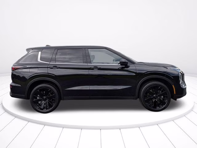 2026 Black Mitsubishi Outlander LE FWD SUV